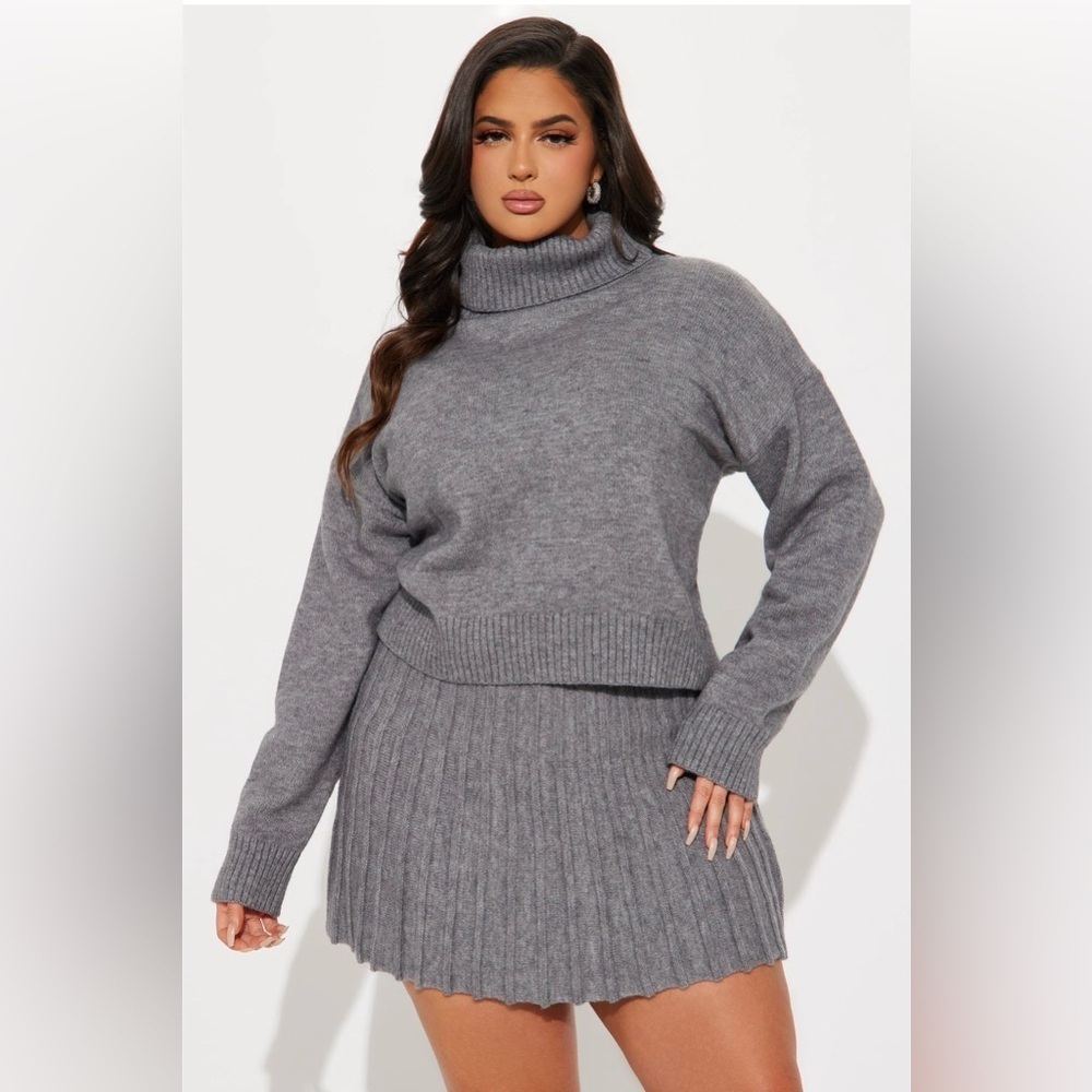 Fashion Nova Pleated Sweater Skirt Set - Grey